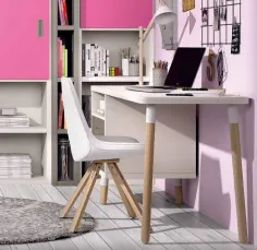 Escritorio moderno largo 147 cm.