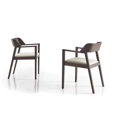 Sillón Midas con respaldo curvo en madera de haya