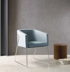 Sillón tapizado Artis con estructura metálica personalizable 2