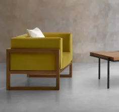 Sillón de diseño en madera vista