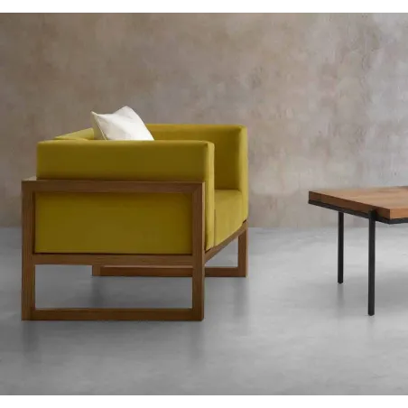 Sillón de diseño en madera vista