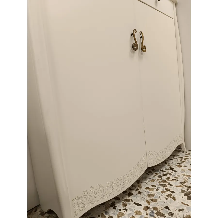 Zapatero tallado blanco roto