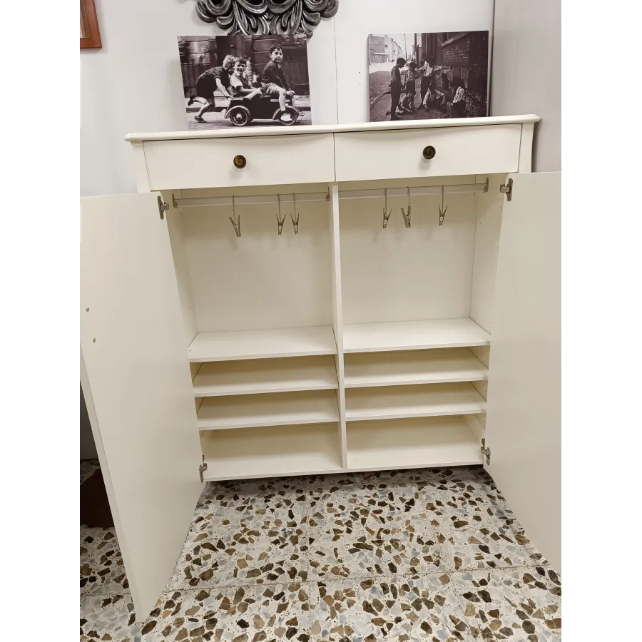 Zapatero tallado blanco roto