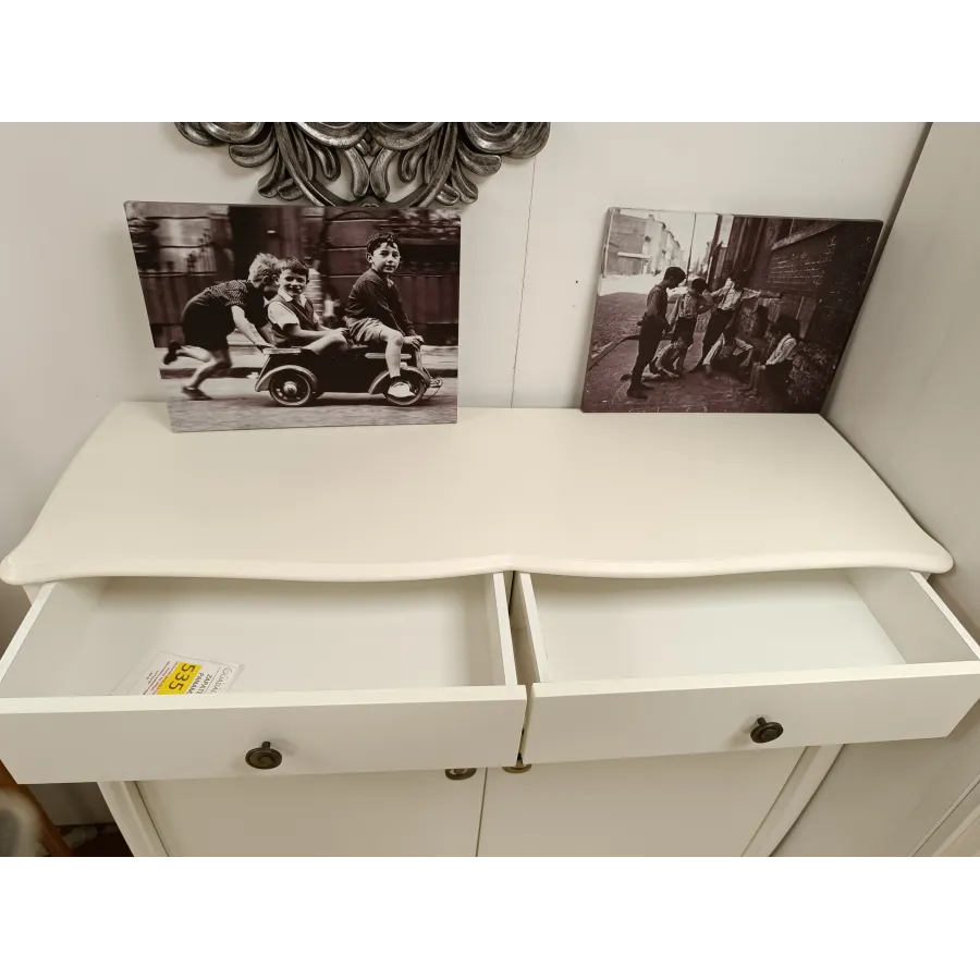 Zapatero tallado blanco roto