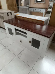 Mesa TV nogal y blanco 140 cm. última unidad 2