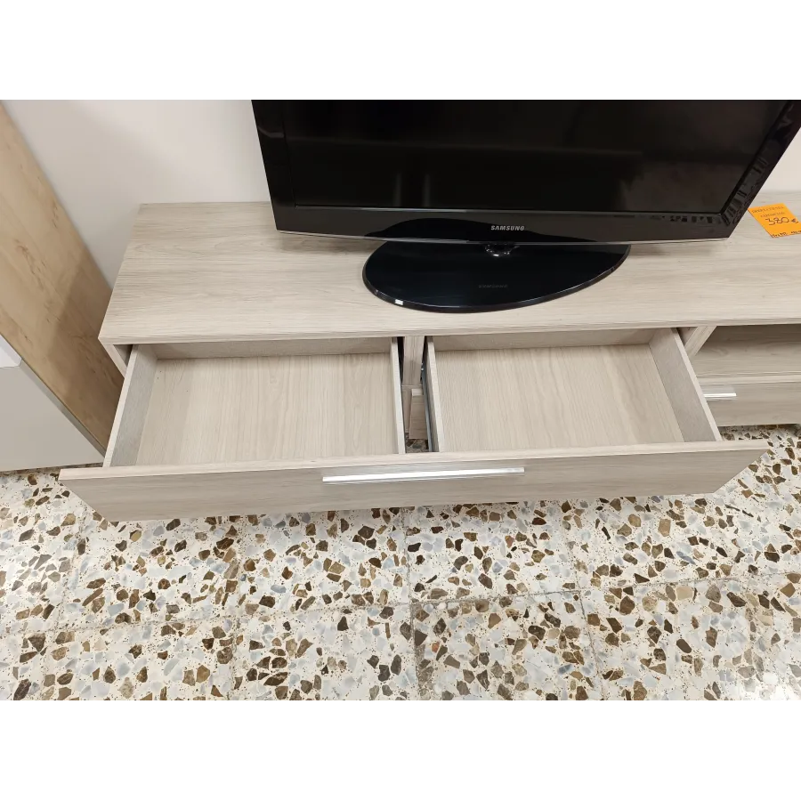 TV 180 CON ALTO PUERTA ELEVABLE TENDENCIAS