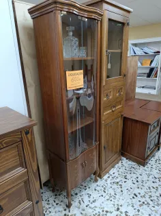 Vitrina cerezo clásica