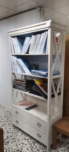 Librero Fontana acabado arenado Grupo Seys