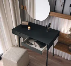 Dormitorio con cama completa tapizada 2