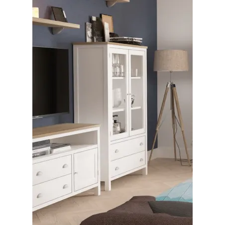 Salón con vitrinas en madera 270 cm.