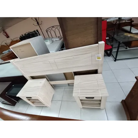 Dormitorio madera encerado